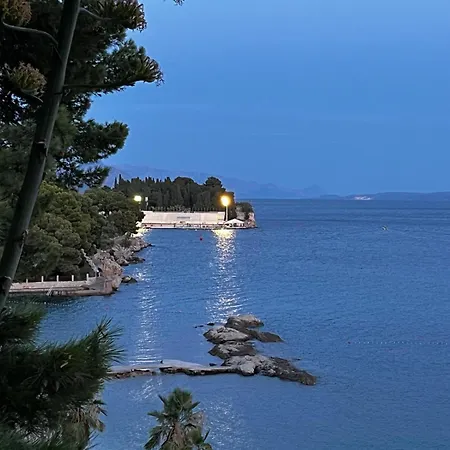 Meje Seafront *